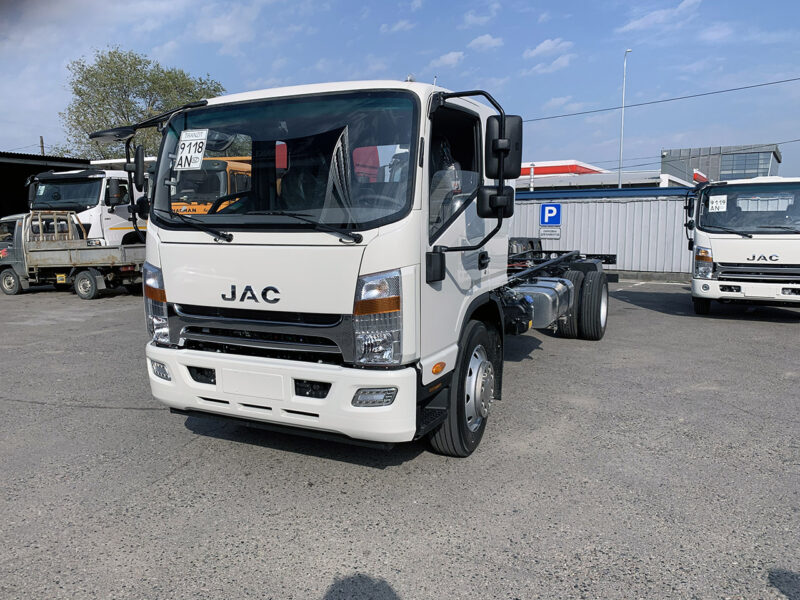 Грузовик JAC N120 с грузоподъемностью 8 т, спальным местом и экологичным двигателем Евро-5