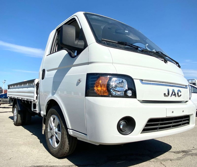 Бортовой грузовик JAC для городской доставки стройматериалов и оборудования
